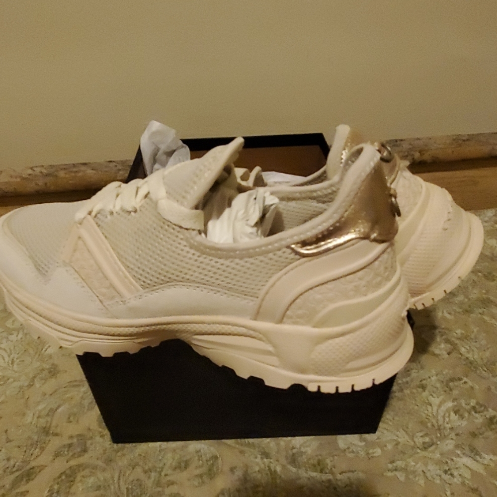 SNEAKERS - Picture 4 of 4